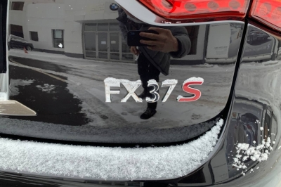 Infiniti FX37