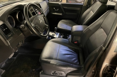 Mitsubishi Pajero IV