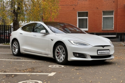 Tesla Model S Performance