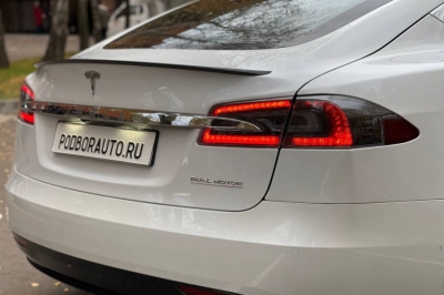 Tesla Model S Performance