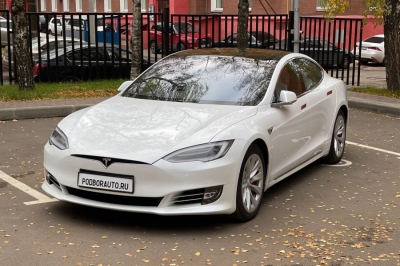 Tesla Model S Performance