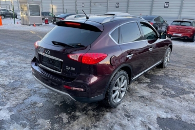 Infiniti QX50 I