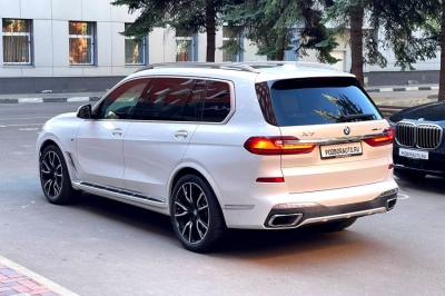 BMW X7