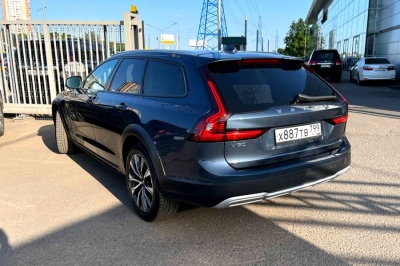 Volvo V90 Cross Country