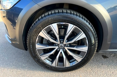 Volvo V90 Cross Country