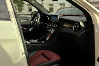 Mercedes-Benz GLC220