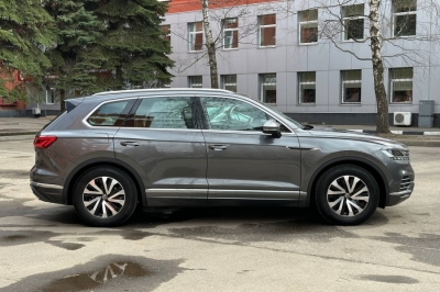 VW Touareg рест
